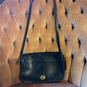 Vintage COACH Turnlock Penny Pocket Black Leather Crossbody Bag